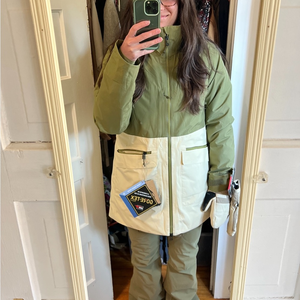 Burton GTX full set! Treeline jacket,Gloria pant,and neck guard in martini olive